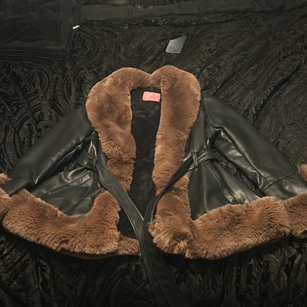 NWOT leather and fur XL BEAUTIFUL Jacket